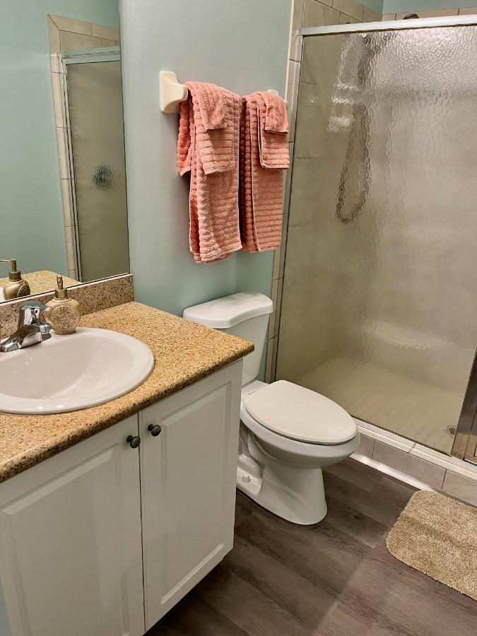 Stunning 2-Bedroom Plus Den Condo In Greenlinks Resort Нейплс Экстерьер фото