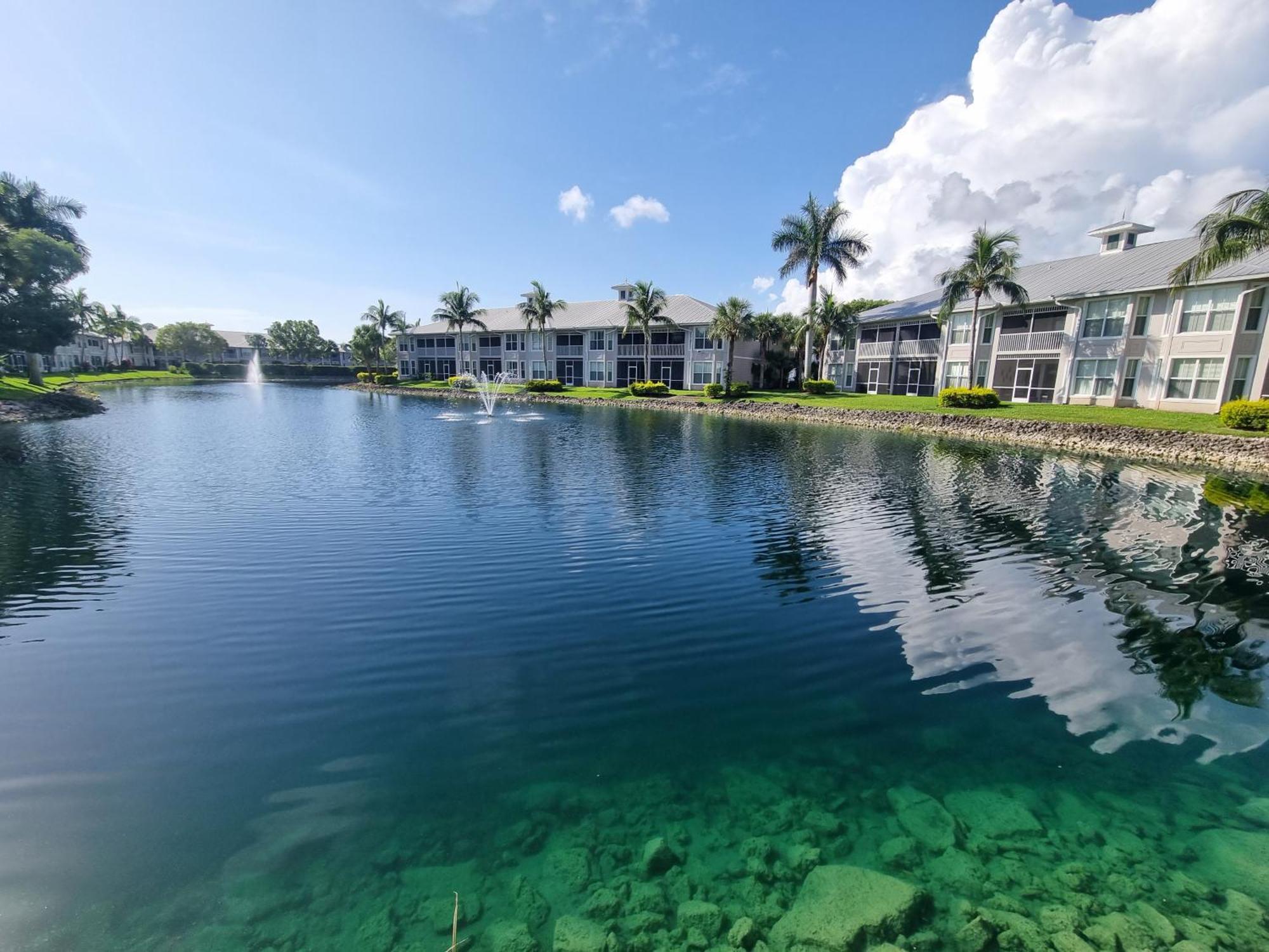 Stunning 2-Bedroom Plus Den Condo In Greenlinks Resort Нейплс Экстерьер фото