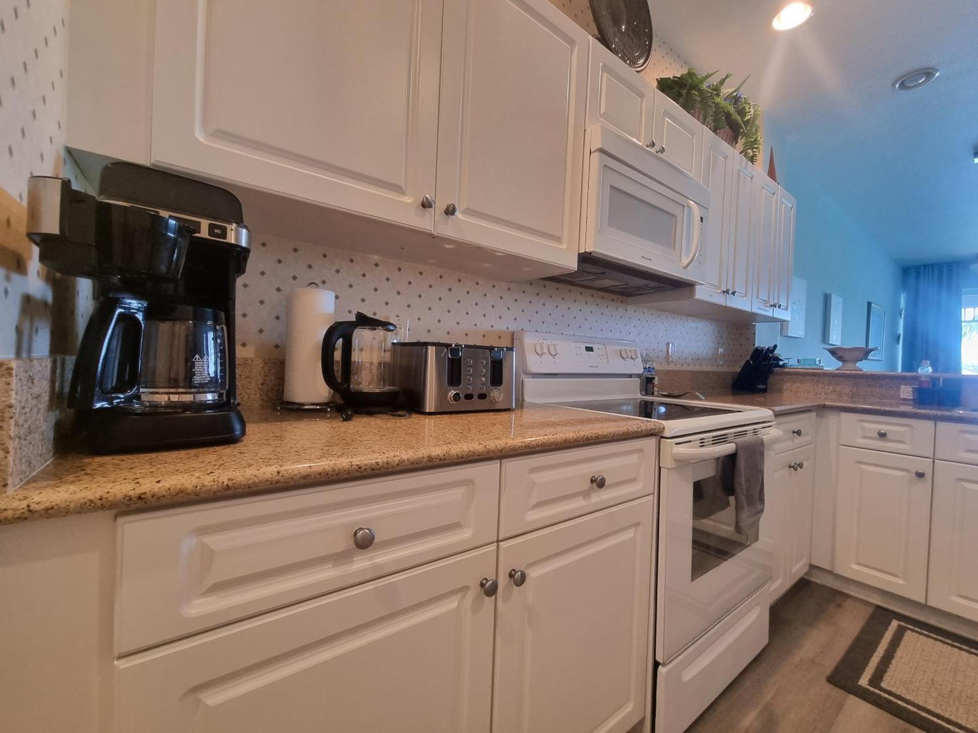 Stunning 2-Bedroom Plus Den Condo In Greenlinks Resort Нейплс Экстерьер фото