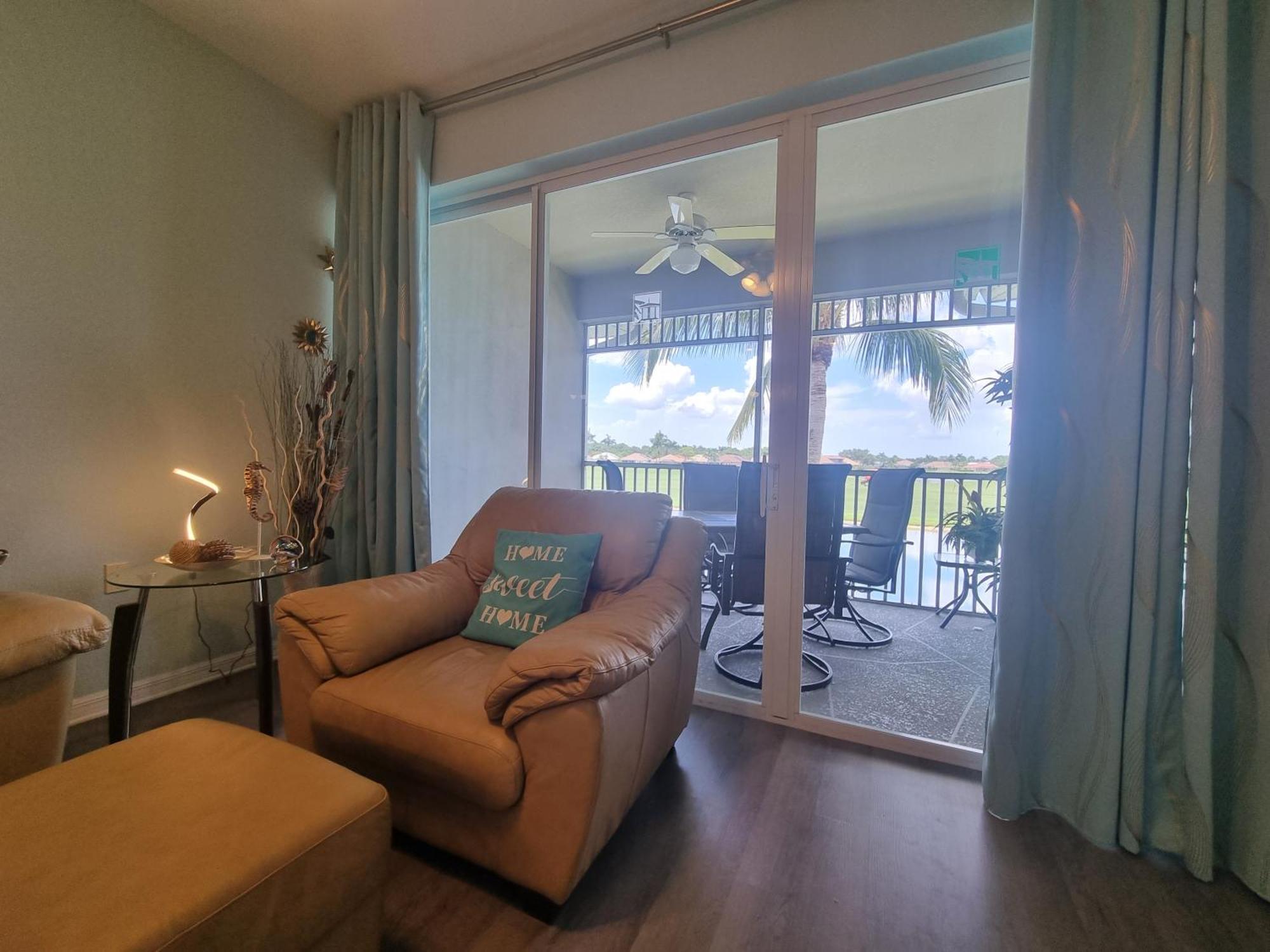 Stunning 2-Bedroom Plus Den Condo In Greenlinks Resort Нейплс Экстерьер фото