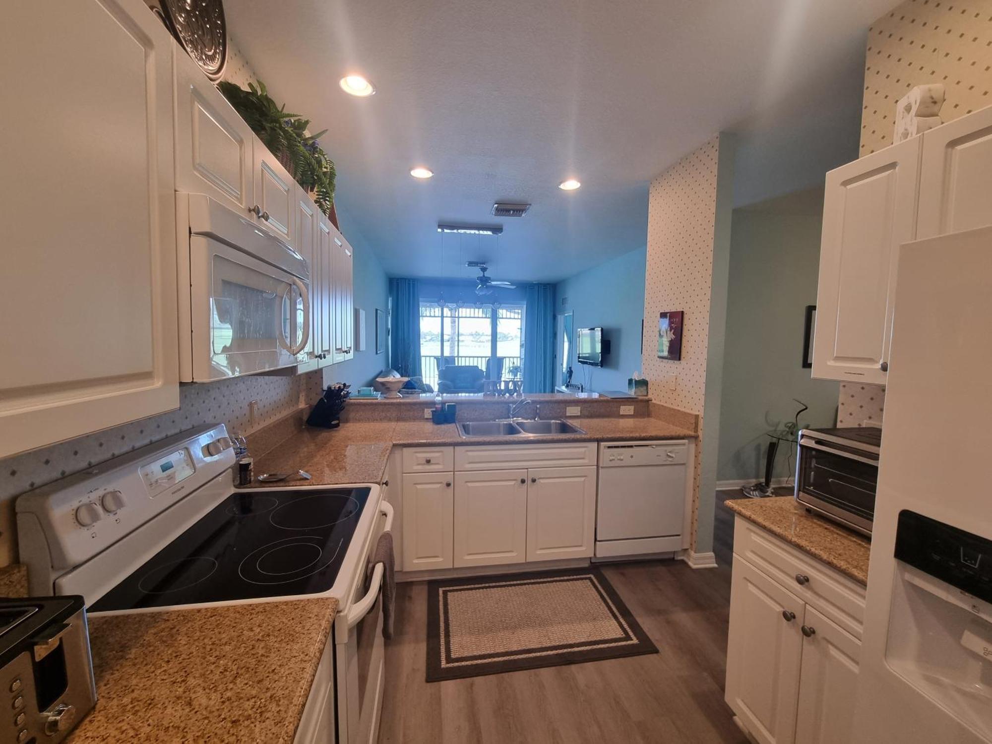 Stunning 2-Bedroom Plus Den Condo In Greenlinks Resort Нейплс Экстерьер фото