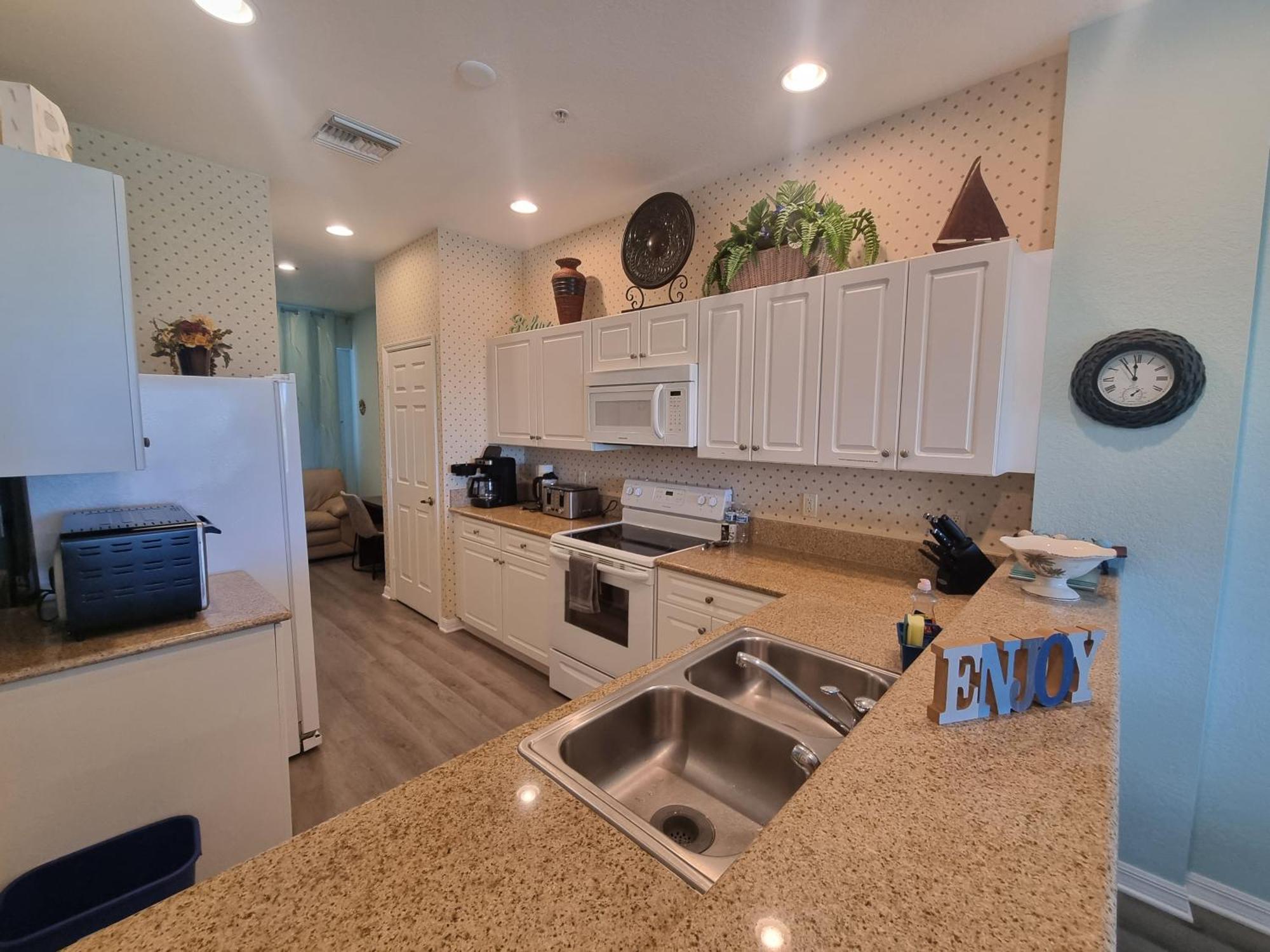 Stunning 2-Bedroom Plus Den Condo In Greenlinks Resort Нейплс Экстерьер фото